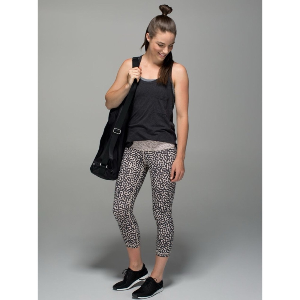 Lululemon Wunder Under Crop II Ace Spot Grain Black / Dottie Dash Grain Black 6 - Picture 4 of 11